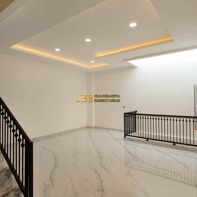 dijual rumah komplek cemara hijau