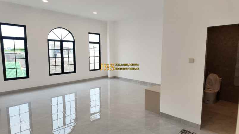 dijual rumah komplek cemara hijau