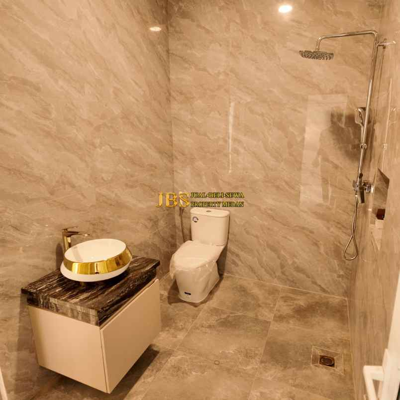 dijual rumah komplek cemara hijau