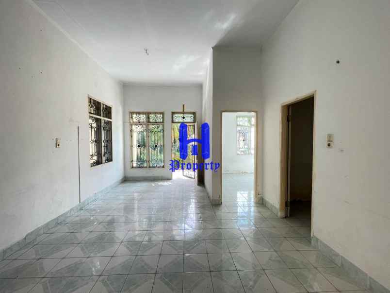 dijual rumah komplek cemara hijau