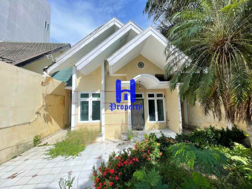 dijual rumah komplek cemara hijau