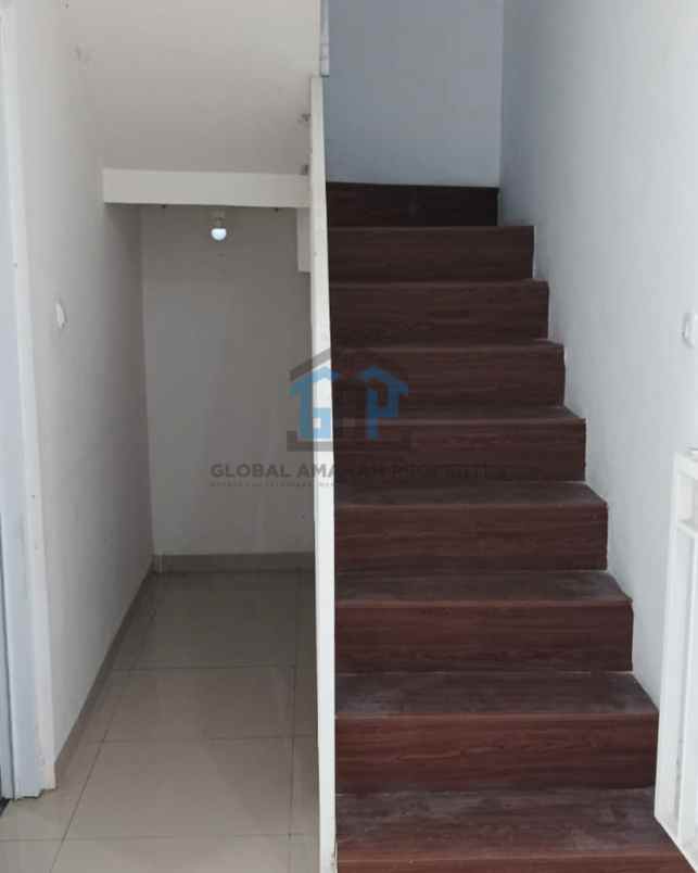 dijual rumah komplek citeureup 8 menit pemkot cimahi