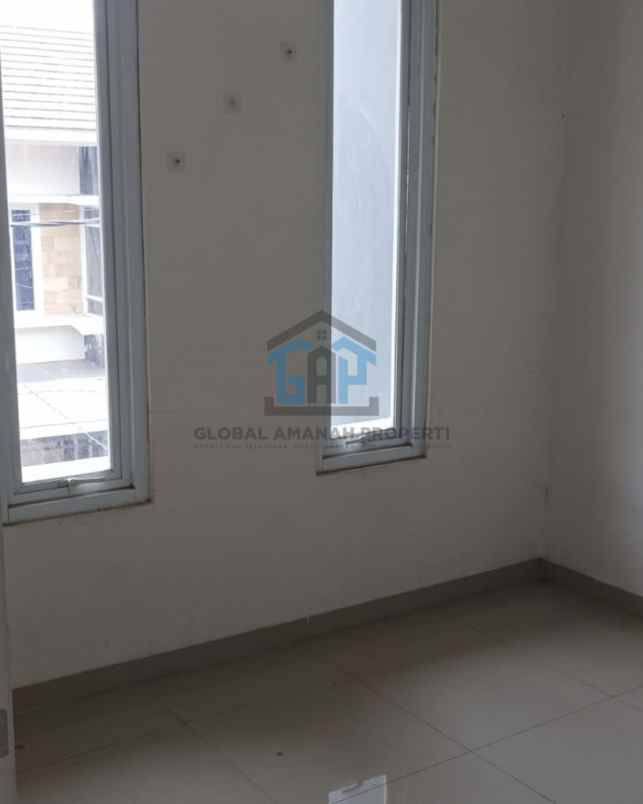 dijual rumah komplek citeureup 8 menit pemkot cimahi