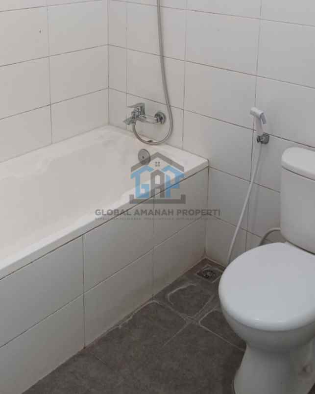dijual rumah komplek citeureup 8 menit pemkot cimahi
