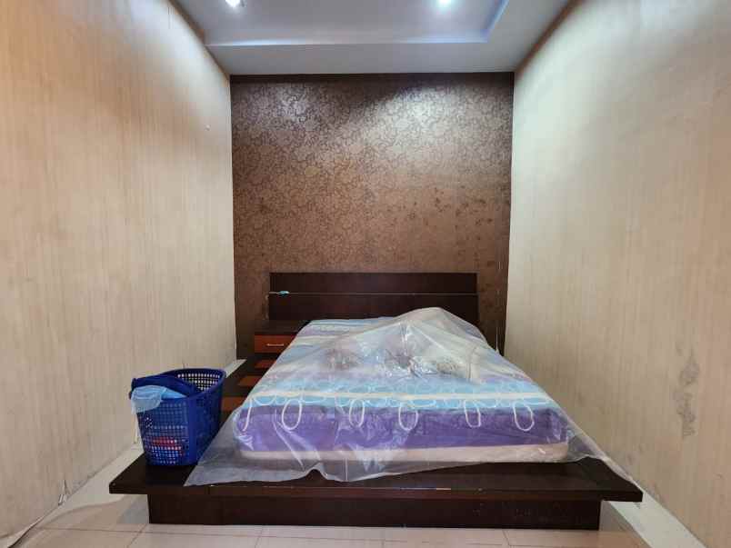 dijual rumah komplek citra garden