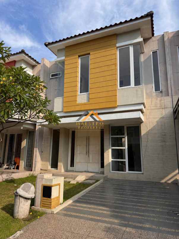 dijual rumah komplek citraland gama