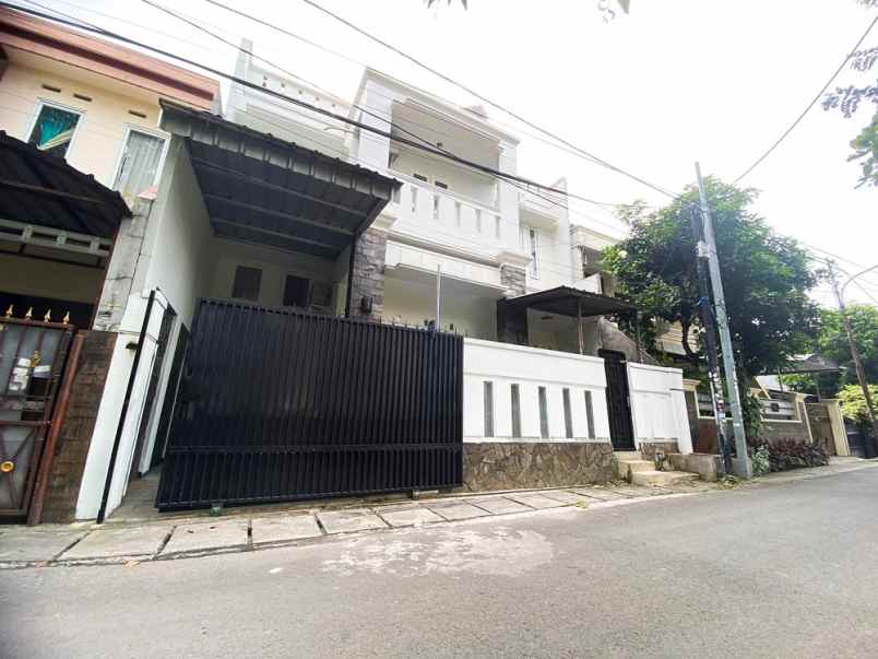 Rumah Dijual Di Komplek Dki Joglo Dekat Universitas Mercu Buana