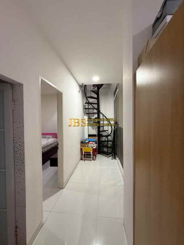 dijual rumah komplek evergreen jalan