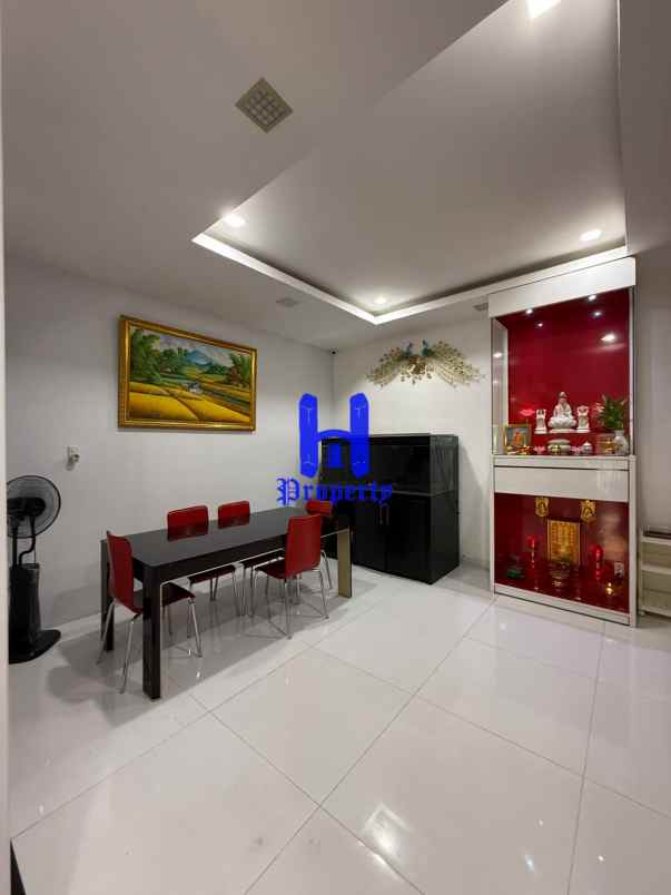 dijual rumah komplek evergreen jalan