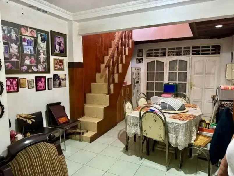 dijual rumah komplek jakapermai dekat