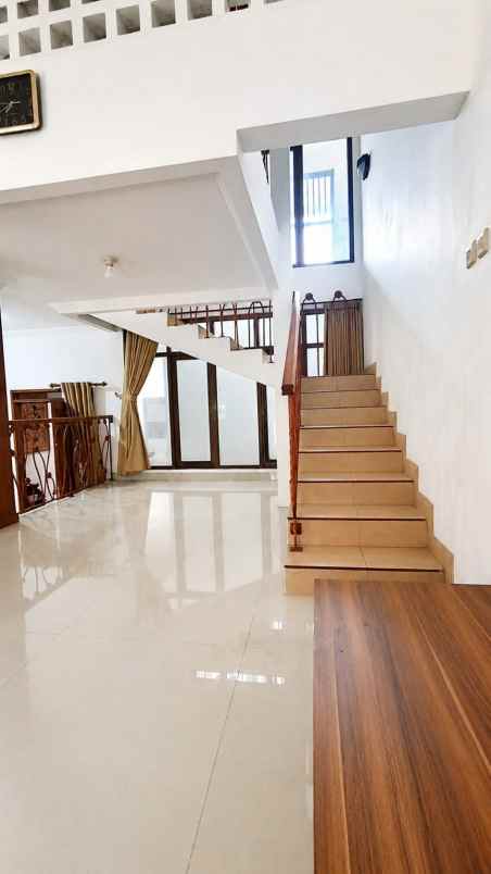 dijual rumah komplek pondok hijau