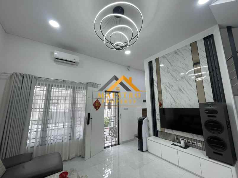 dijual rumah komplek sentosa park jalan