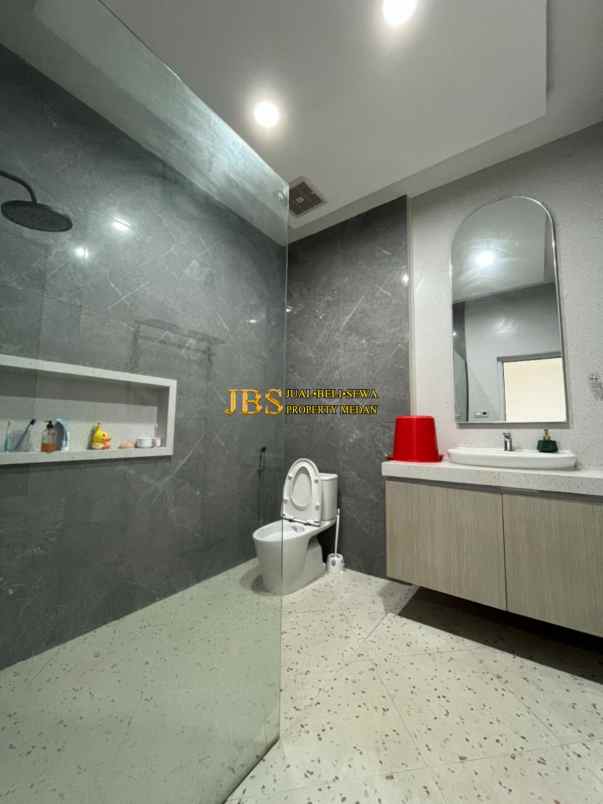 dijual rumah komplek taman malibu indah