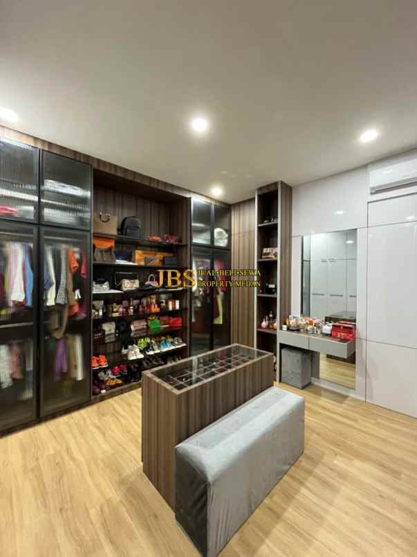 dijual rumah komplek taman malibu indah