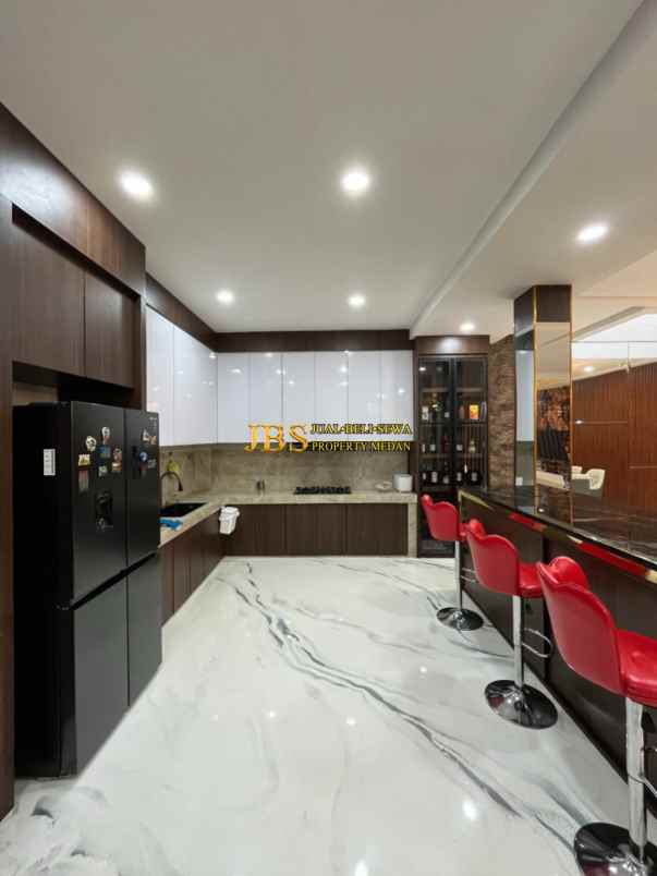 dijual rumah komplek taman malibu indah