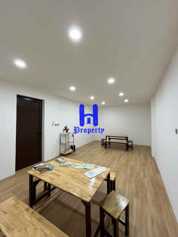 dijual rumah komplek taman malibu indah