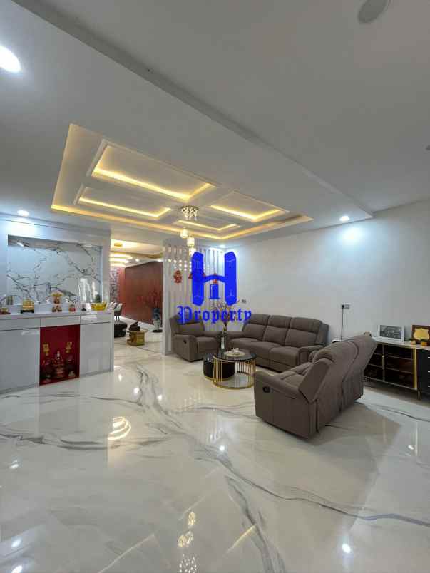 dijual rumah komplek taman malibu indah