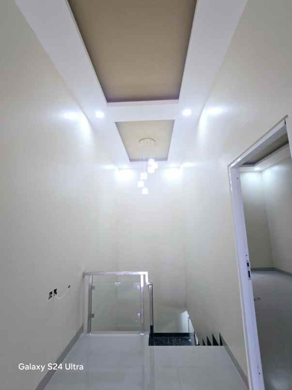 dijual rumah kota harapan indah bekasi