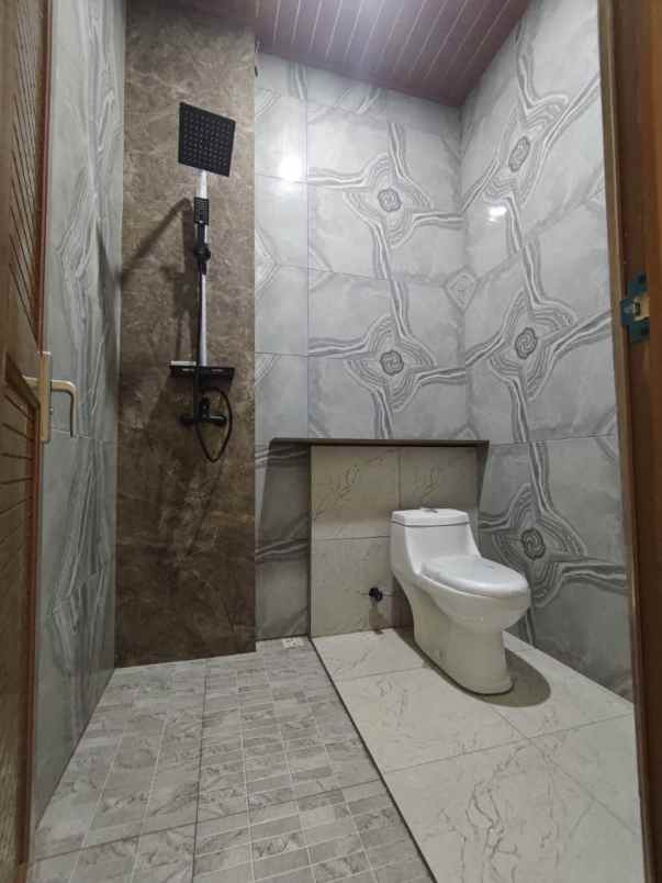 dijual rumah kota harapan indah bekasi