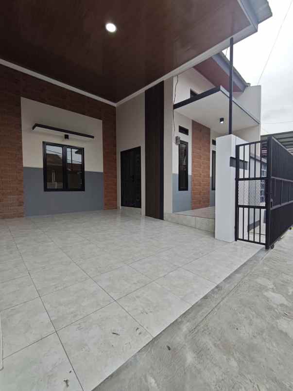 dijual rumah kota harapan indah bekasi