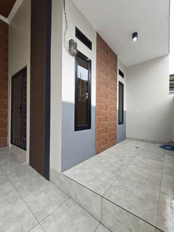 dijual rumah kota harapan indah bekasi
