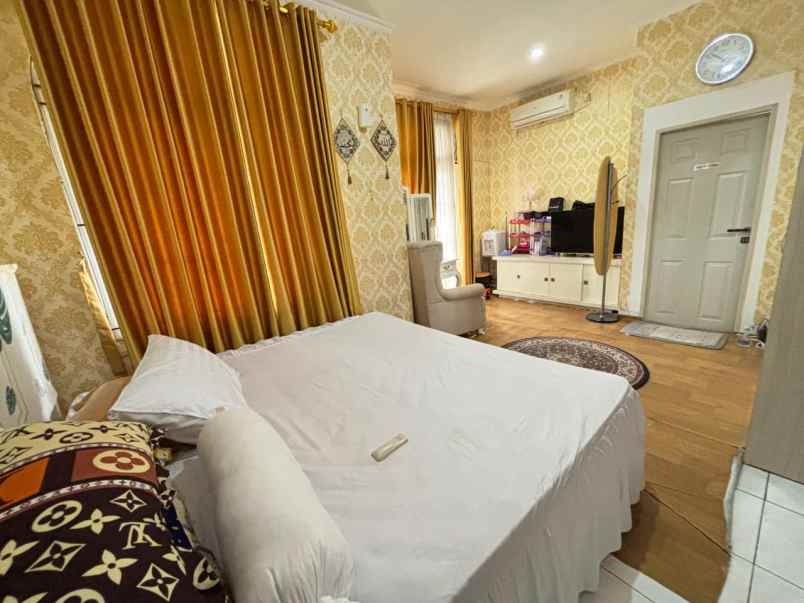 dijual rumah kota wisata cibubur