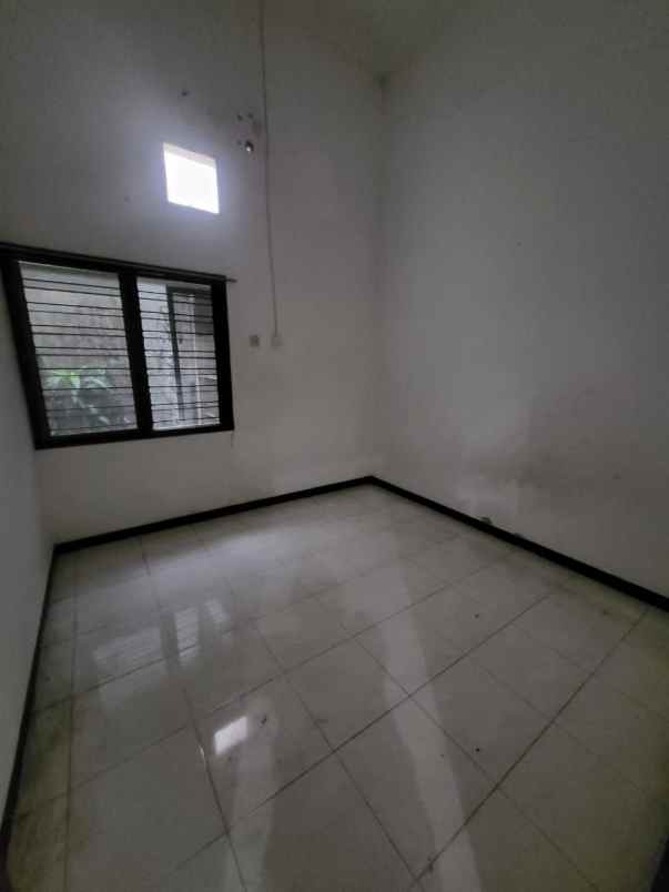 dijual rumah lebak arum