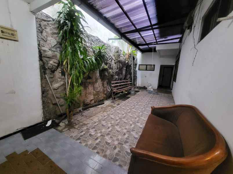 dijual rumah lebak arum