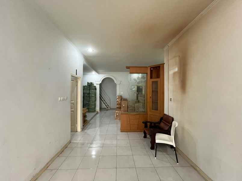 dijual rumah lebar 12 meter dikomplek cemara asri
