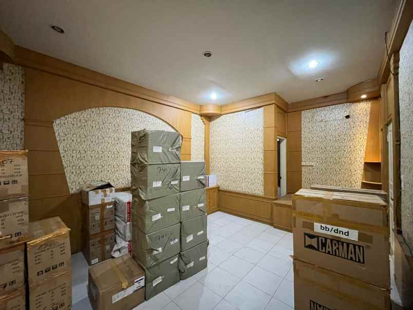dijual rumah lebar 12 meter dikomplek cemara asri