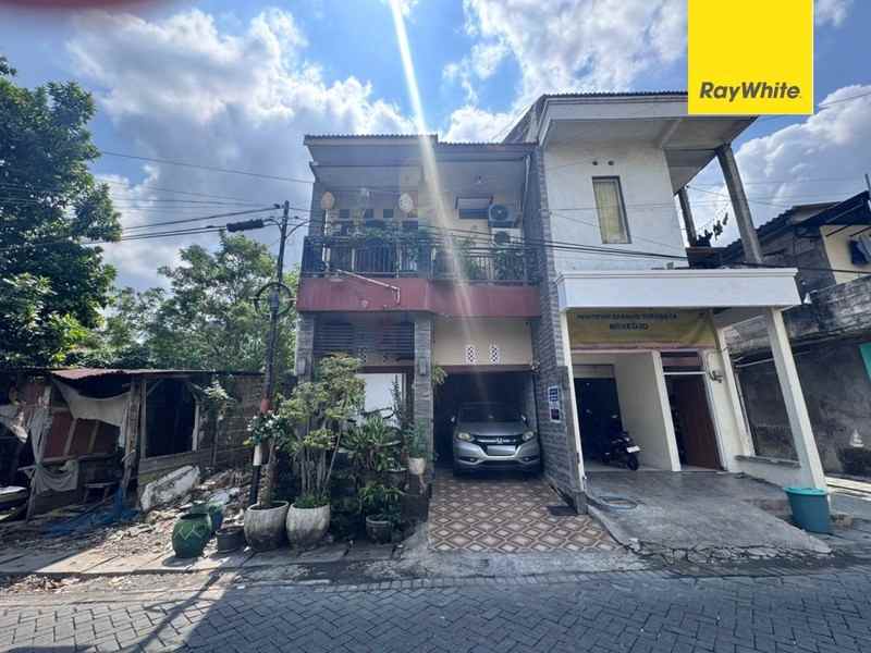 dijual rumah lidah wetan