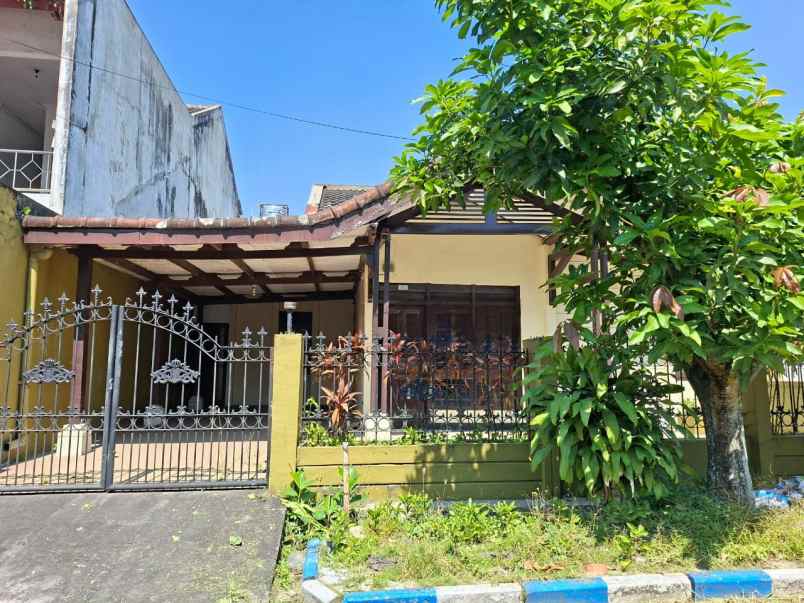 dijual rumah lokasi araya kota malang