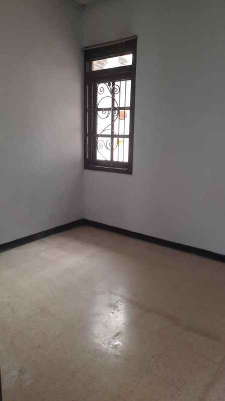 dijual rumah lokasi araya kota malang