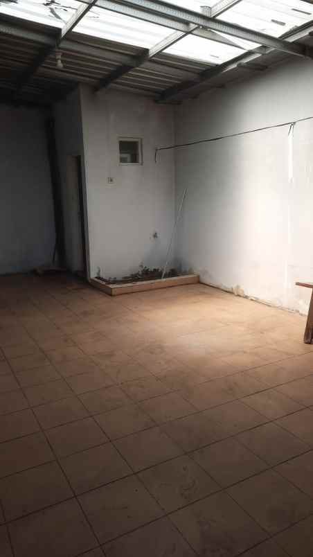 dijual rumah lokasi araya kota malang