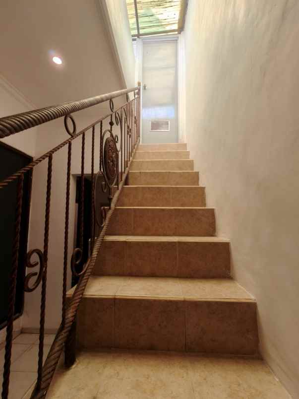 dijual rumah lokasi perumahan bukit dieng kota malang