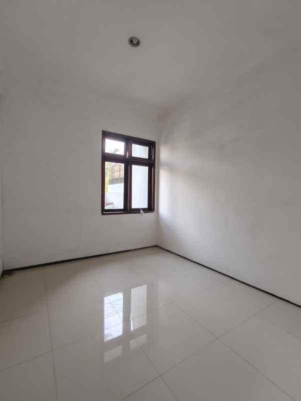 dijual rumah lokasi perumahan bukit dieng kota malang