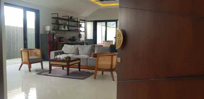 dijual rumah maguwoharjo kec depok