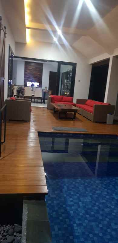 dijual rumah maguwoharjo kec depok