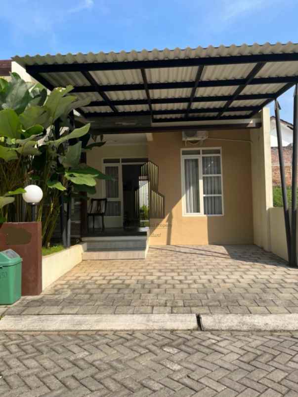 dijual rumah mangunharjo