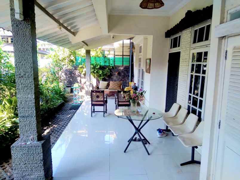 dijual rumah manyar indah