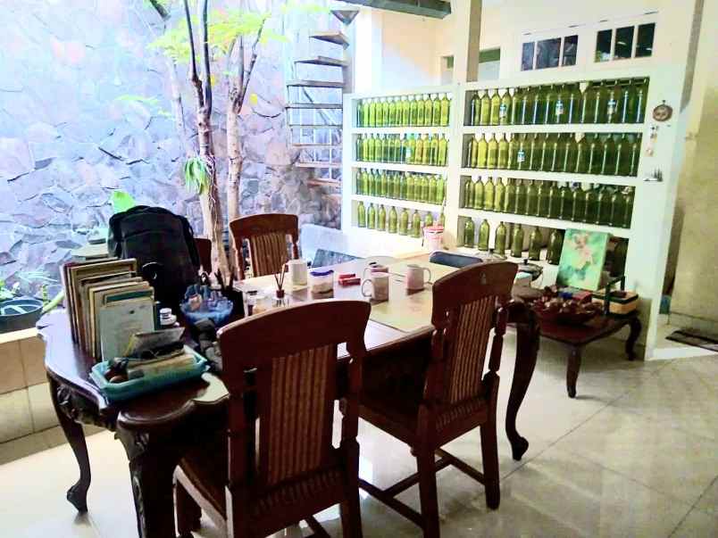 dijual rumah manyar indah