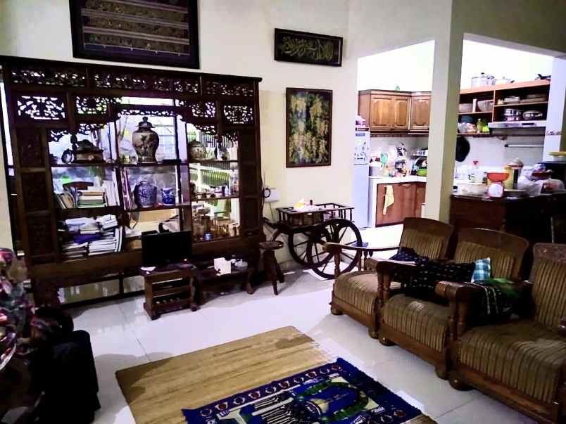 dijual rumah manyar indah