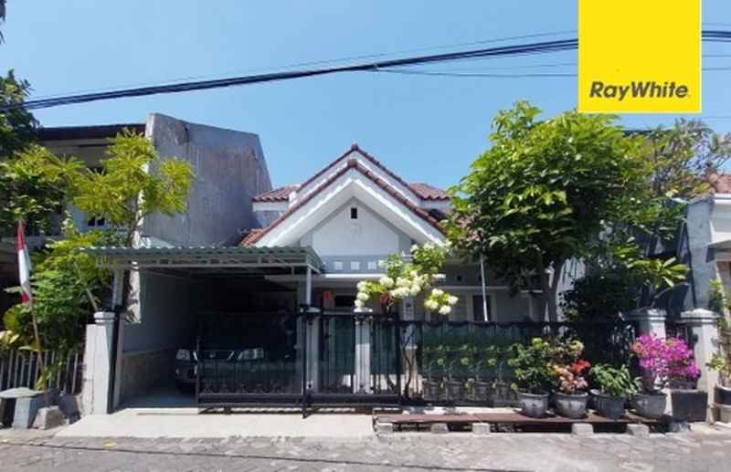 dijual rumah manyar indah