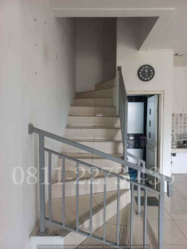 dijual rumah mekarawangi