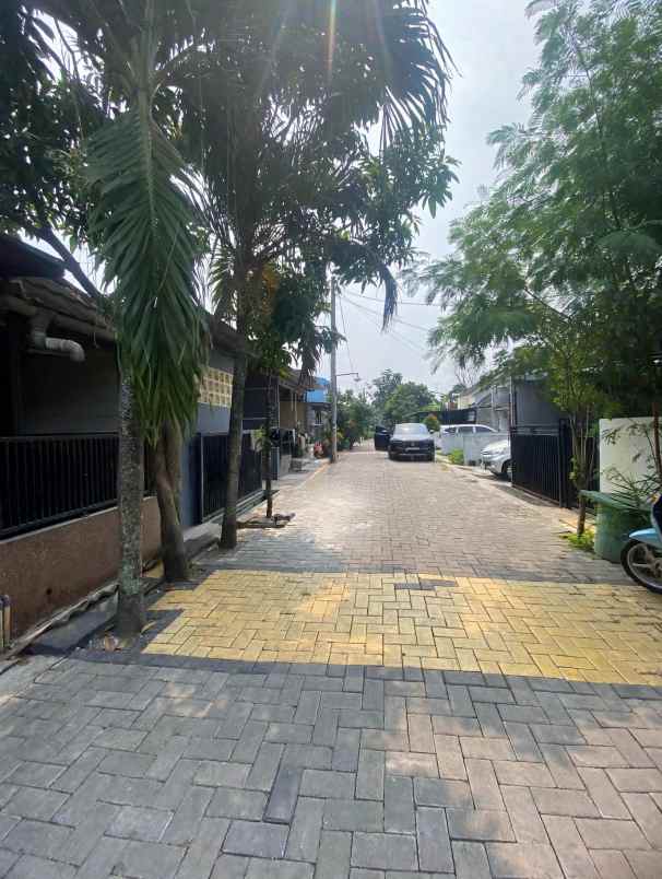 dijual rumah meruyung limo depok
