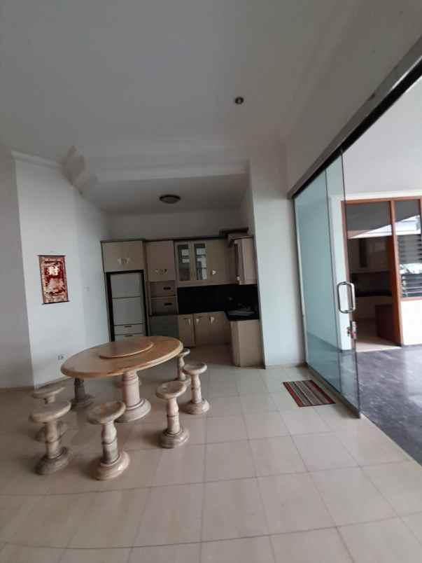 dijual rumah mewah lokasi jl pahlawan trip kota malang