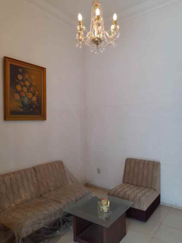dijual rumah mewah lokasi jl pahlawan trip kota malang