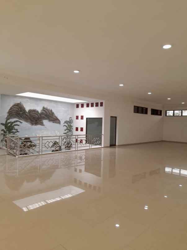 dijual rumah mewah lokasi jl pahlawan trip kota malang