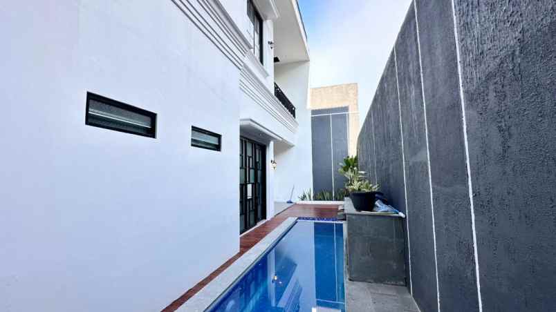 dijual rumah mewah private pool di sentul city