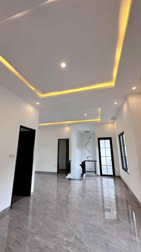 dijual rumah mewah private pool di sentul city